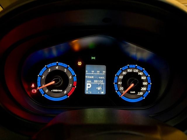 MITSUBISHI三菱 COLT PLUS  第14張相片