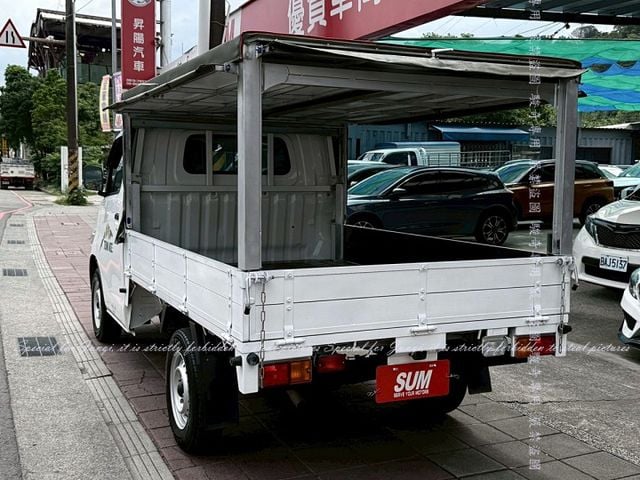 只跑4萬多公里，三面掀低篷  第15張相片