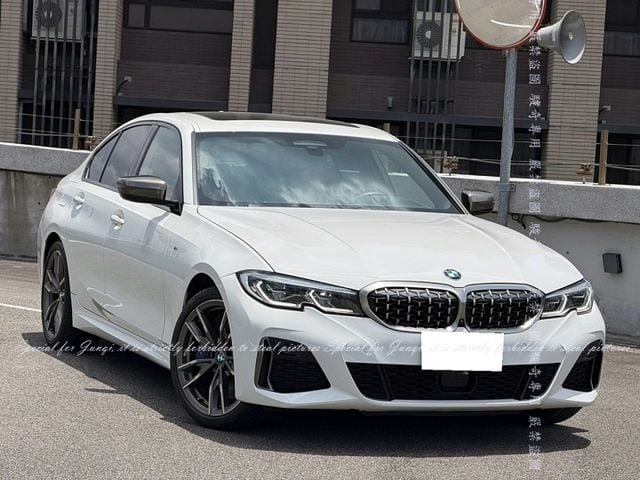 2020年款 M340I 要馬力有 要帥氣有 加選雙色內裝 配備全滿 有4傳 車況極美  第1張相片