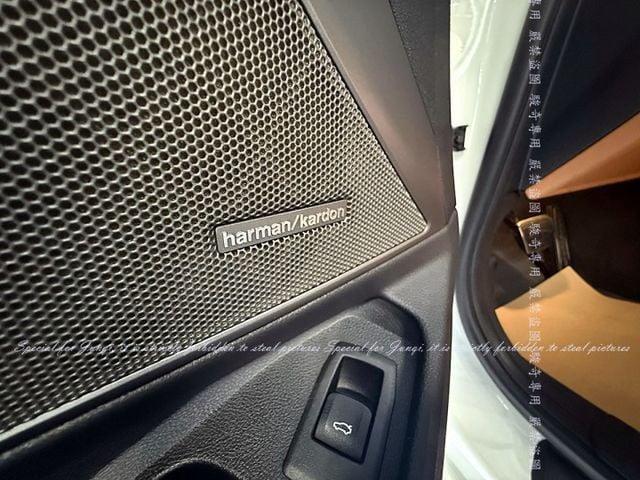 2020年款 M340I 要馬力有 要帥氣有 加選雙色內裝 配備全滿 有4傳 車況極美  第9張相片