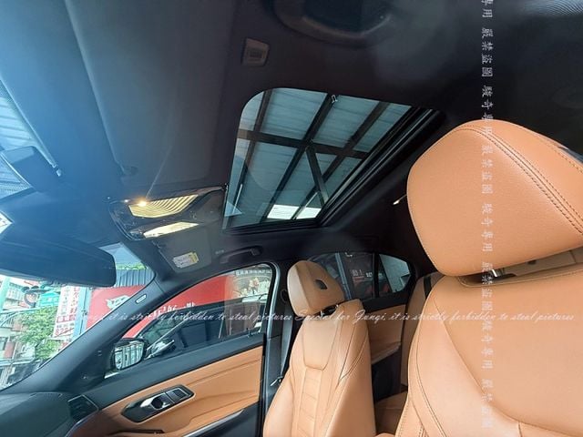 2020年款 M340I 要馬力有 要帥氣有 加選雙色內裝 配備全滿 有4傳 車況極美  第11張相片