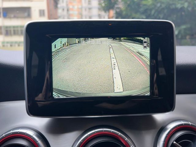 總代理 僅跑2萬公里 全景天窗 原漆  第17張相片