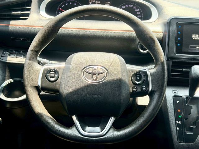2022 Toyota Sienta 5人座豪華＋ 免鑰匙啟動 方向盤快控鍵 定速巡航 恆溫  第8張相片