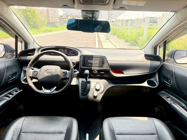 2022 Toyota Sienta 5人座豪華＋ 免鑰匙啟動 方向盤快控鍵 定速巡航 恆溫  第11張相片