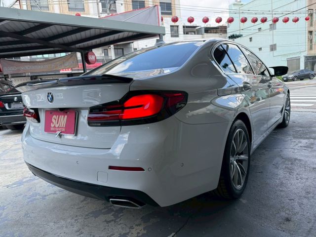 原版件、ACC全智能跟車系統、M包空力套件、車道偏移警示、液晶螢幕、盲點、電動記憶座椅、免鑰匙系統、抬頭顯示器、恆溫  第7張相片