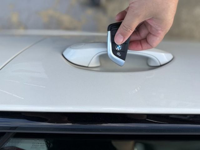 原版件、ACC全智能跟車系統、M套件、車道偏移警示、液晶螢幕、盲點、電動記憶座椅、免鑰匙系統、恆溫、倒車影像，行車記錄器  第14張相片