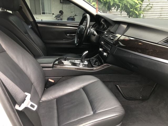 5 SERIES SEDAN F10  第9張相片