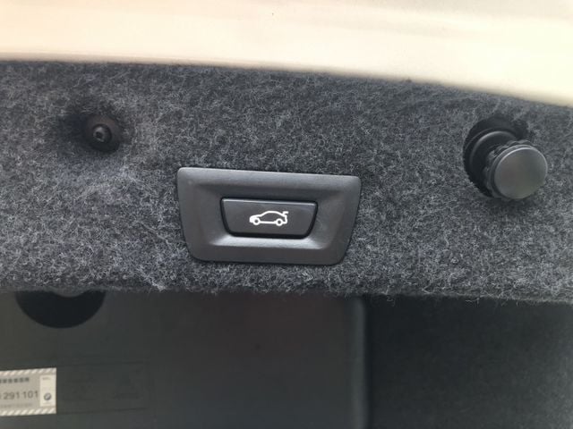 5 SERIES SEDAN F10  第12張相片