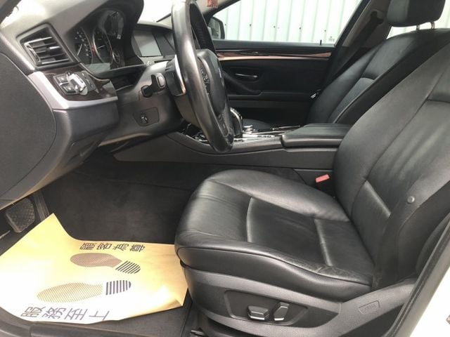 5 SERIES SEDAN F10  第13張相片