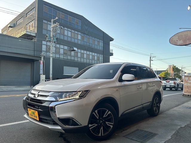MITSUBISHI三菱 OUTLANDER  第1張相片