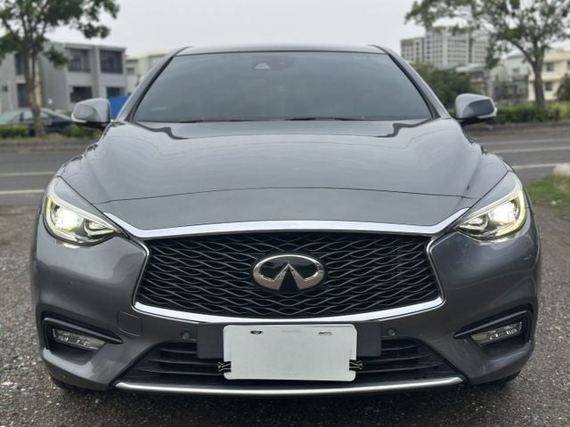風尚版、ACC跟車、全景天窗 360環景、免鑰匙啟動、摸門、電動椅、LED頭燈  第3張相片