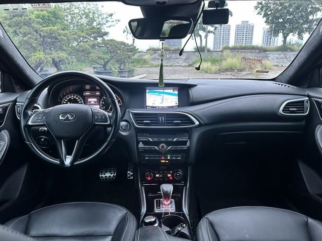 風尚版、ACC跟車、全景天窗 360環景、免鑰匙啟動、摸門、電動椅、LED頭燈  第9張相片
