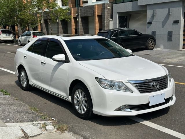 原版件、G版、電動椅、天窗、HID頭燈、抬頭顯示器、摸門、定速、免鑰匙啟動  第4張相片