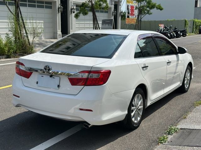 原版件、G版、電動椅、天窗、HID頭燈、抬頭顯示器、摸門、定速、免鑰匙啟動  第5張相片