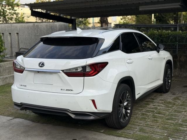 RX450H、F-SPORT版本、冷熱通風椅、全景天窗、抬頭顯示、電尾門、ACC跟車、360環景、電動椅  第3張相片