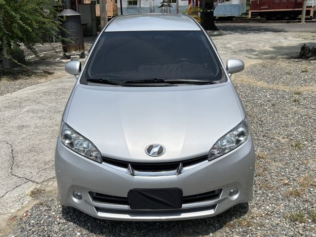 TOYOTA豐田 WISH  第2張相片