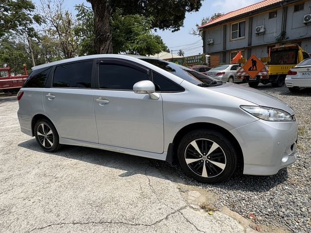 TOYOTA豐田 WISH  第7張相片