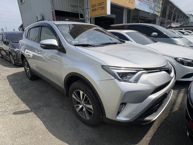 TOYOTA豐田 RAV4  第2張相片