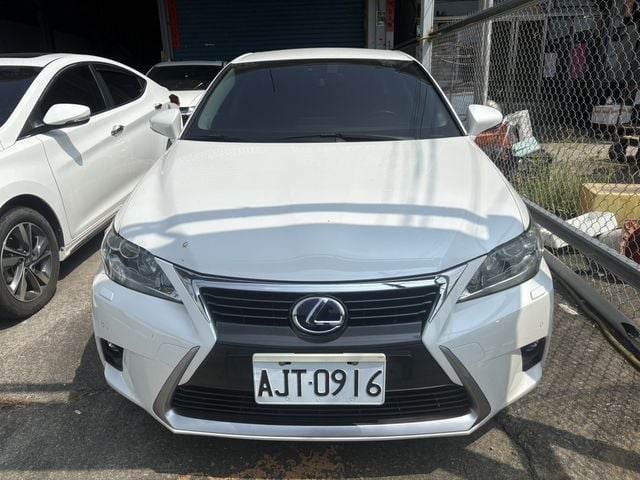 LEXUS凌志 CT200H  第1張相片