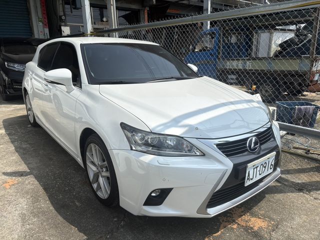 LEXUS凌志 CT200H  第2張相片