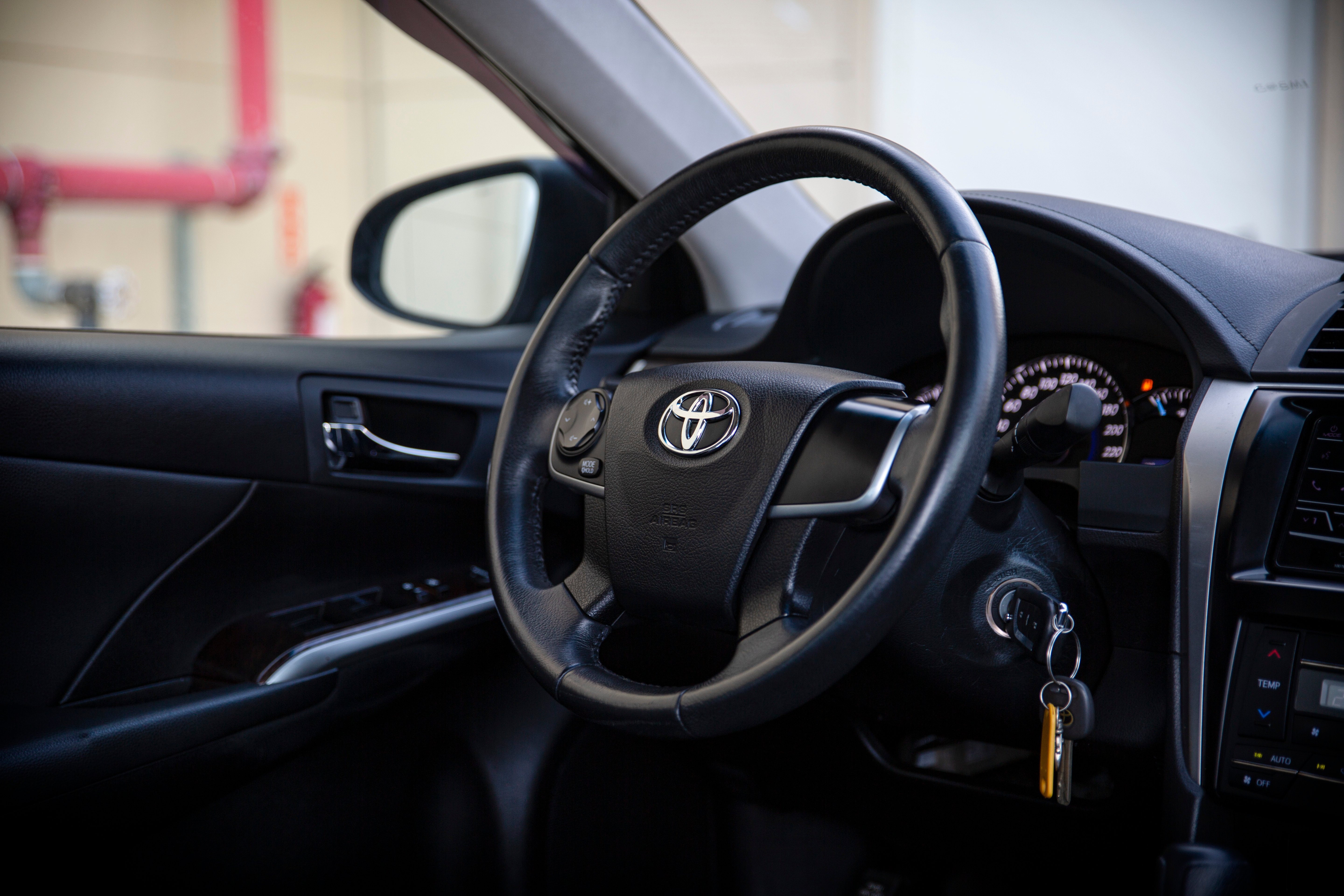 17年 Camry 汽油 7.5代小改款 冠美麗 循跡 恆溫【中古車行情指標店】  第12張相片