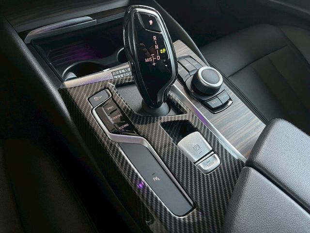 BMW寶馬 520D  第14張相片