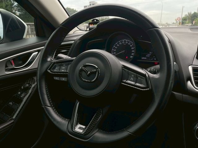 MAZDA馬自達 MAZDA 3  第7張相片