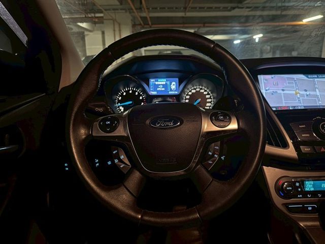 Focus 4D 1.6汽油運動型 安卓機/恆溫空調/定速巡航/倒車雷達 原版件 定期保養  第9張相片