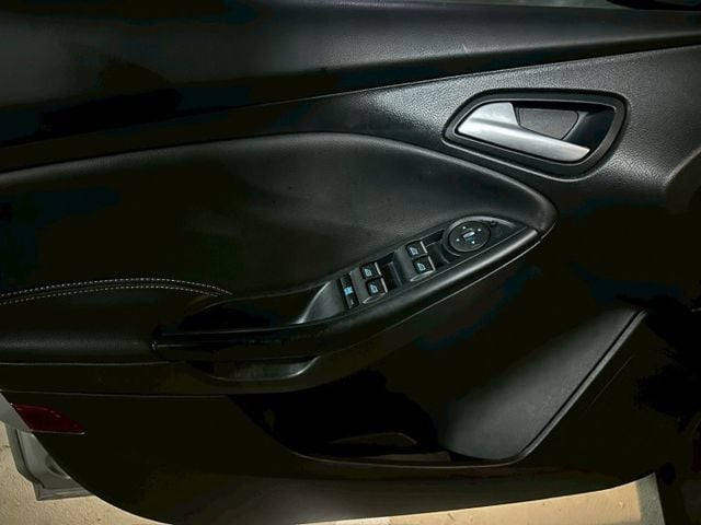 Focus 4D 1.6汽油運動型 安卓機/恆溫空調/定速巡航/倒車雷達 原版件 定期保養  第11張相片