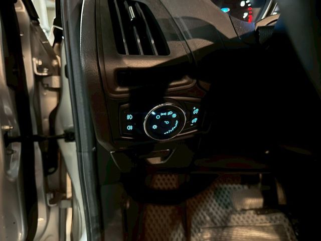 Focus 4D 1.6汽油運動型 安卓機/恆溫空調/定速巡航/倒車雷達 原版件 定期保養  第12張相片