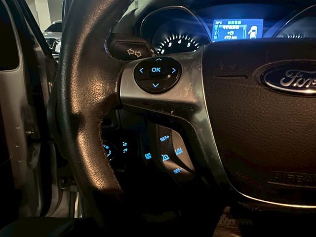 Focus 4D 1.6汽油運動型 安卓機/恆溫空調/定速巡航/倒車雷達 原版件 定期保養  第13張相片