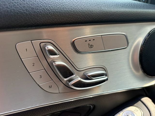 GLC300 SUV 多光束頭燈/HUD抬顯/盲點偵測/電尾門/安卓機/氣氛燈/環景原版件 定期保養  第9張相片