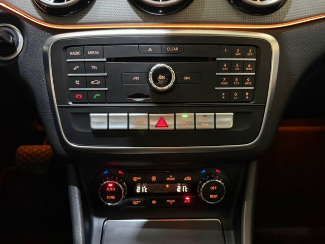 CLA200 SB 小改款 電動椅/安卓機/渦輪出風口/電尾門/氣氛燈/LED頭燈/Carplay 原版件 定期保養  第16張相片