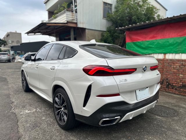 X6 40i M-Sport 5AU跟車/HUD抬顯/電尾門/全景天窗/六角儀表/環景影像 原版件 定期保養  第2張相片