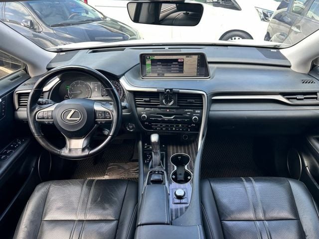 Rx200t 旗艦版 ACC跟車/盲點/ML音響/360環景/通風椅/電尾門/無線充電 原版件 定期保養  第10張相片