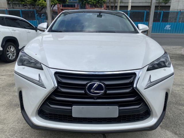 預算不用拉高，質感直接升級｜2015 LEXUS NX300h 豪華油電休旅  第2張相片