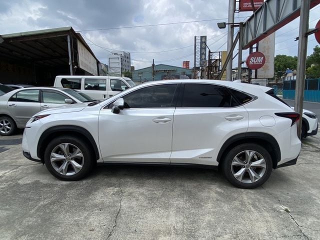 預算不用拉高，質感直接升級｜2015 LEXUS NX300h 豪華油電休旅  第4張相片