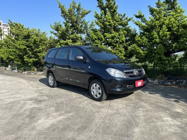✅Innova ✅2.0J自排 ✅雙前座安全氣囊 ✅滿足商用車需求 ✅後座座椅翻折擴裝載空間 ✅加裝行車紀錄器 ✅可認證  第4張相片