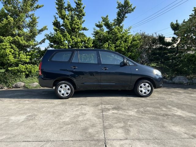 ✅Innova ✅2.0J自排 ✅雙前座安全氣囊 ✅滿足商用車需求 ✅後座座椅翻折擴裝載空間 ✅加裝行車紀錄器 ✅可認證  第5張相片