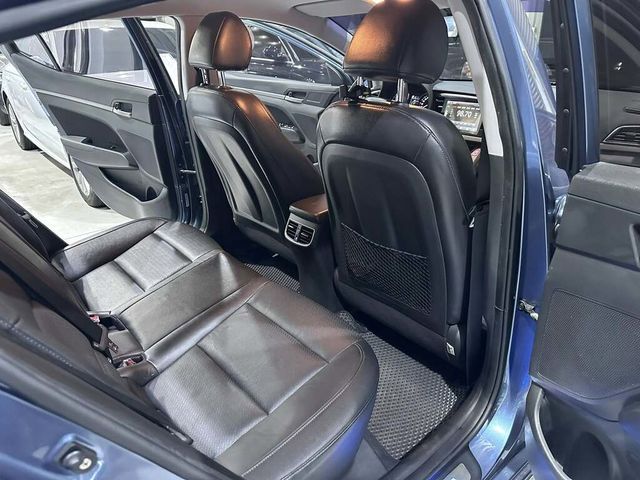 HYUNDAI現代 ELANTRA  第11張相片