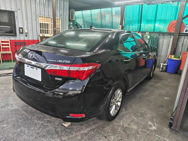 TOYOTA豐田 ALTIS  第2張相片