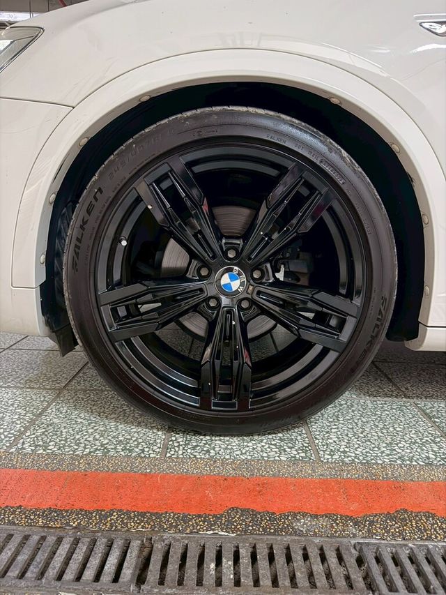 BMW寶馬 X4 XDRIVE28I  第6張相片