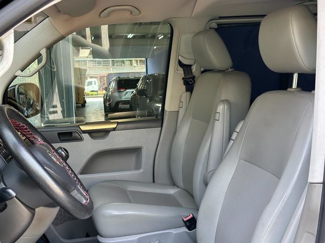 VOLKSWAGEN福斯 T5 CARAVELLE  第7張相片