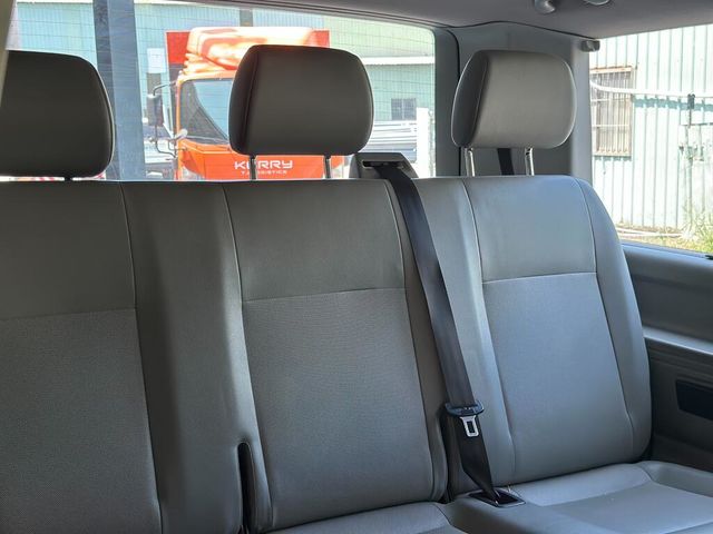 VOLKSWAGEN福斯 T5 CARAVELLE  第9張相片
