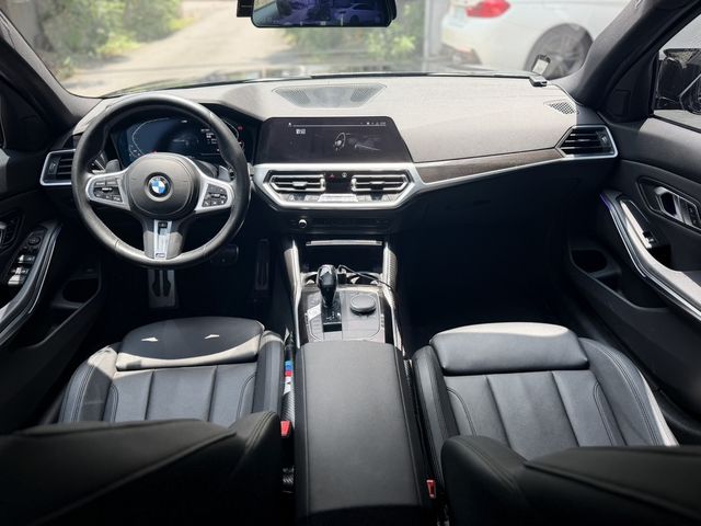 BMW寶馬 330I  第7張相片
