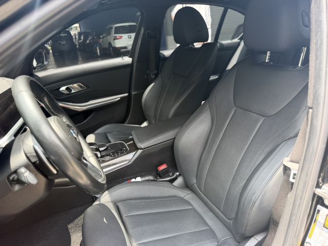 BMW寶馬 330I  第8張相片