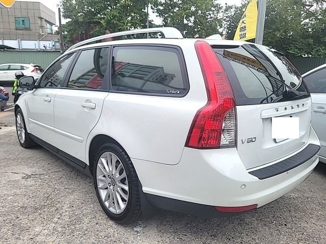 VOLVO富豪 V50  第2張相片