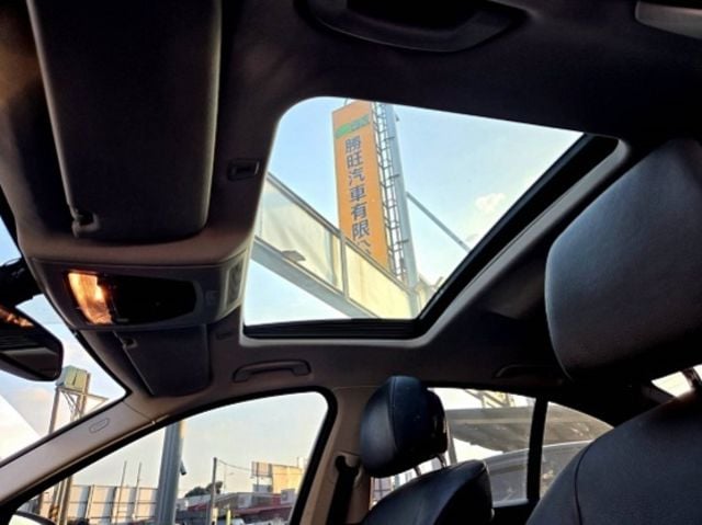 BMW寶馬 520I  第20張相片