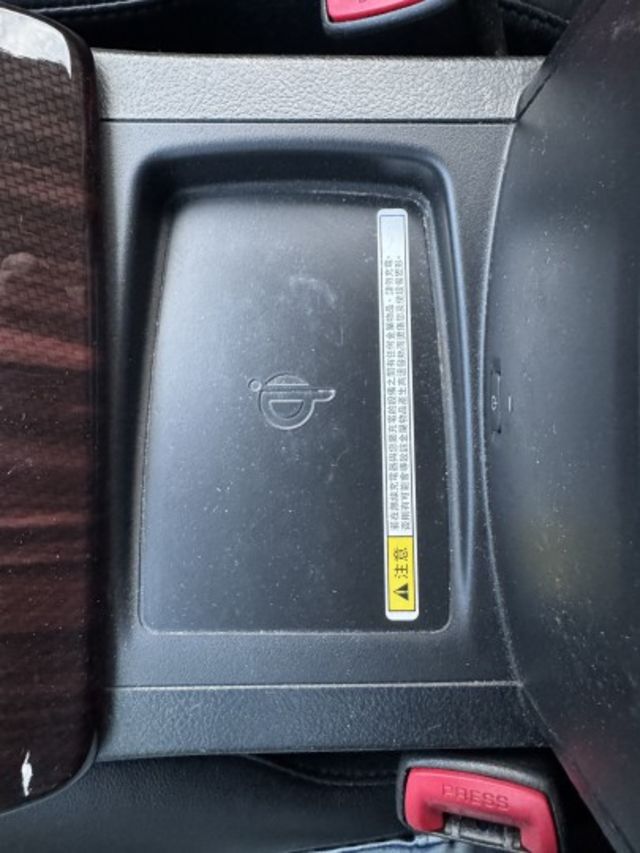 已深耕內湖22年的老店!一手車/僅跑6萬/旗艦ACC跟車/四座電動椅/通風座椅/導航/無線充電  第17張相片