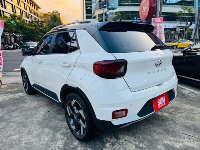 已深耕內湖22年的老店!一手車/免鑰匙/黑車頂/AppleCarPlay/衛星導航/恆溫空調  第4張相片